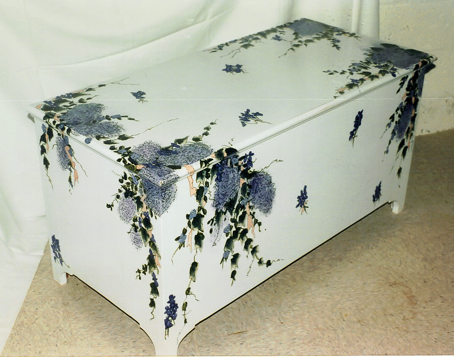 Imagini pentru poze cu lazi de zestre